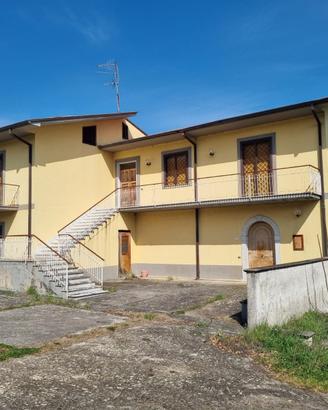 Casa indipendente 250 mq con terreno di mq 17500