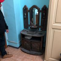 Mobiletto  con specchio etnico