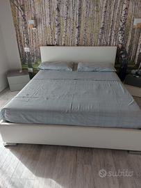 Letto matrimoniale con rete e materasso