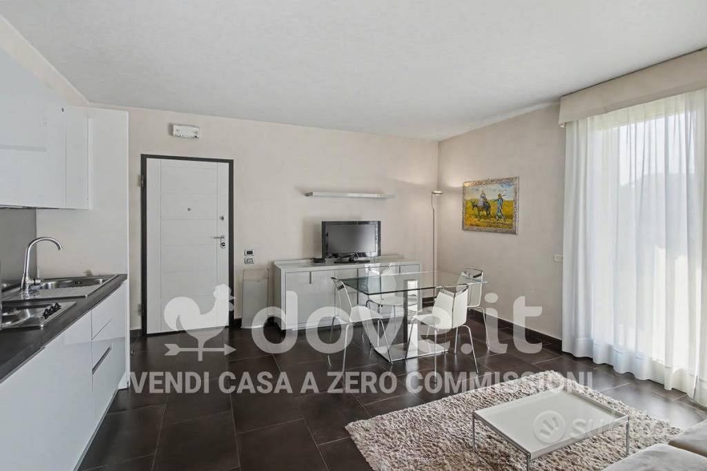 Palazzo / Stabile di 1100 m² con 2 locali a Mantov - Vista 5
