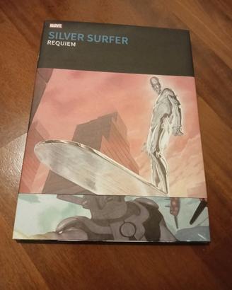 Silver surfer requiem con poster