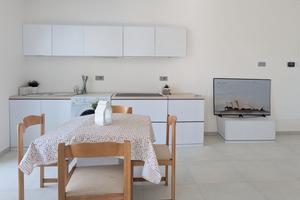 Trilocale con giardino vicino al mare