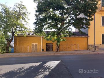 Casa indipendente con giardino
