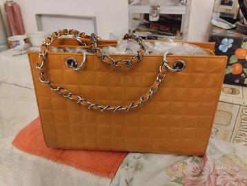 Borsa con catena