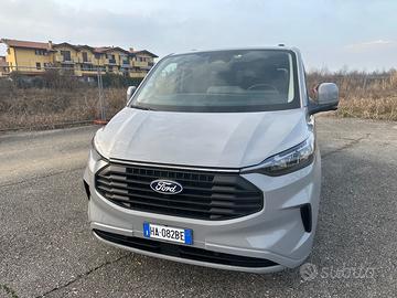 Ford Transit Custom Combi Titanium 2.0 ecoblue