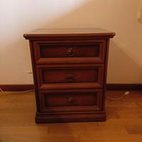 comodino di legno