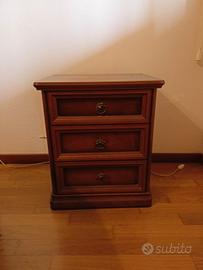 comodino di legno