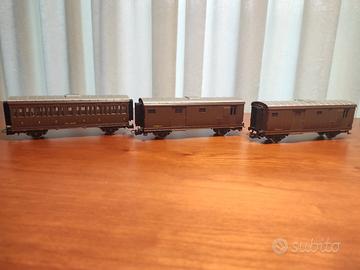 Carrozze Rivarossi a due assi FS. Scala 1:87