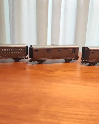 Carrozze Rivarossi a due assi FS. Scala 1:87