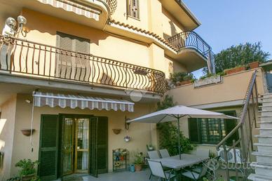 PORZIONE DI BIFAMILIARE A FONTE NUOVA