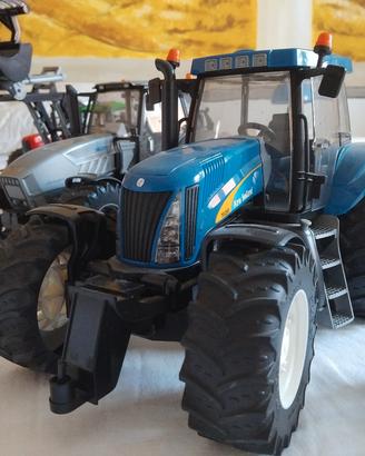 Modellino New Holland  TG 285