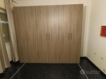 Armadio 6 ante ,largo 3 metri profondità 60cm