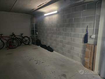 Box auto e posto auto privato esterno