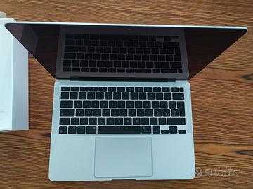 Apple Macbook Air 13" M1 8GB / 256GB come nuovo