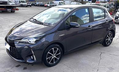 Toyota Yaris 1.5 BENZ/Hybrid 101cv 5p Lounge AUTOM