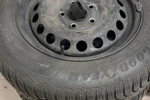 4 gomme con cerchi 195/65 r15 invernali good year