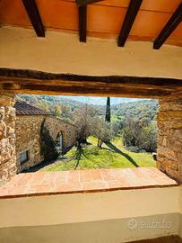 Rustico / Casale di 420 m² con più di 5 locali a L
