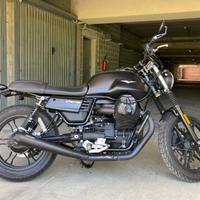 Moto Guzzi V7 III Stone