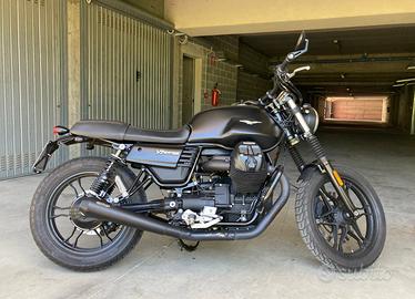 Moto Guzzi V7 III Stone