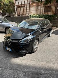Clio anno 2018 incidentata