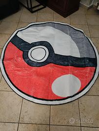 tappeto rotondo con disegno pokeball