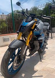 naked 125 sport  hyper piega
