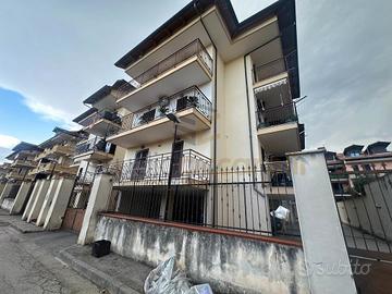 Graziosa Mansarda In Parco Privato Zona Centrale