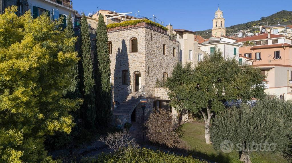 Villa di 515 m² con più di 5 locali e box auto dop - Vista 3