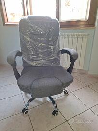 sedia a poltroncina per relax e scrivania