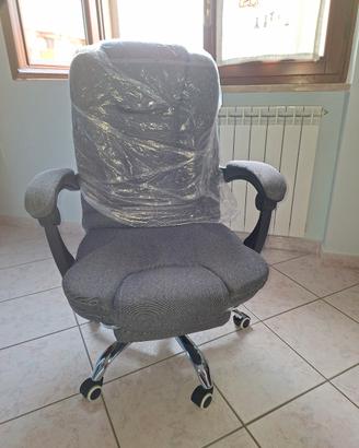 sedia a poltroncina per relax e scrivania