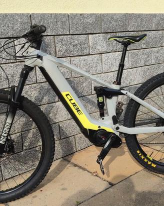 Ebike  Bici elettrica Cube Stereo Hybrid