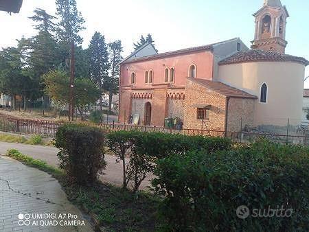 Rustico / Casale di 300 m² con più di 5 locali a C - Vista 3