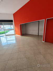 Locale commerciale via Niscemi 3