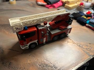 Bruder pompieri scania