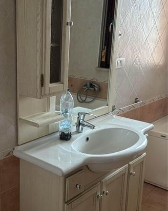 Bagno - lavabo con mobiletto
