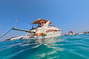 TA MARE 34 + 2x250hp MERCRUISER CUMMINS (2007)