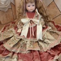 Bambola in porcellana