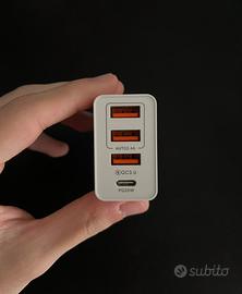 Caricabatterie 3 USB-A + 1 USB-C PD20W