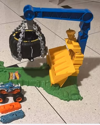 Pista Hot Wheels Monster Trucks - demolizione