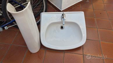 lavandino con colonna