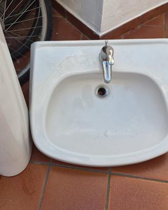 lavandino con colonna
