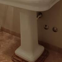 Sanitari bagno e lavandino con colonna