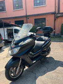 Scooter Yamaha Majesty 400 ( devo trasferirmi )