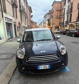 Mini coupe countryman.