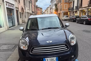 Mini coupe countryman.
