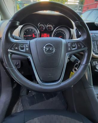 OPEL ZAFIRA 2012 - VOLANTE