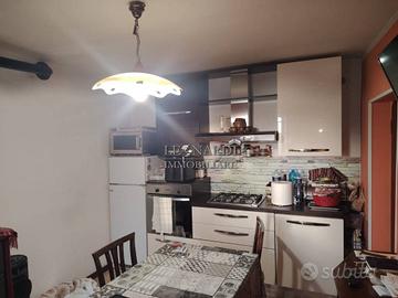 Appartamento di 95 m² con 4 locali e box auto a Sa