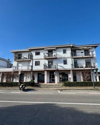 Appartamento di 110 m² con 4 locali e box auto a V