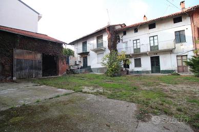 CASA SEMINDIPENDENTE A PECETTO TORINESE