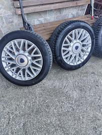 Cerchi in lega con gomme